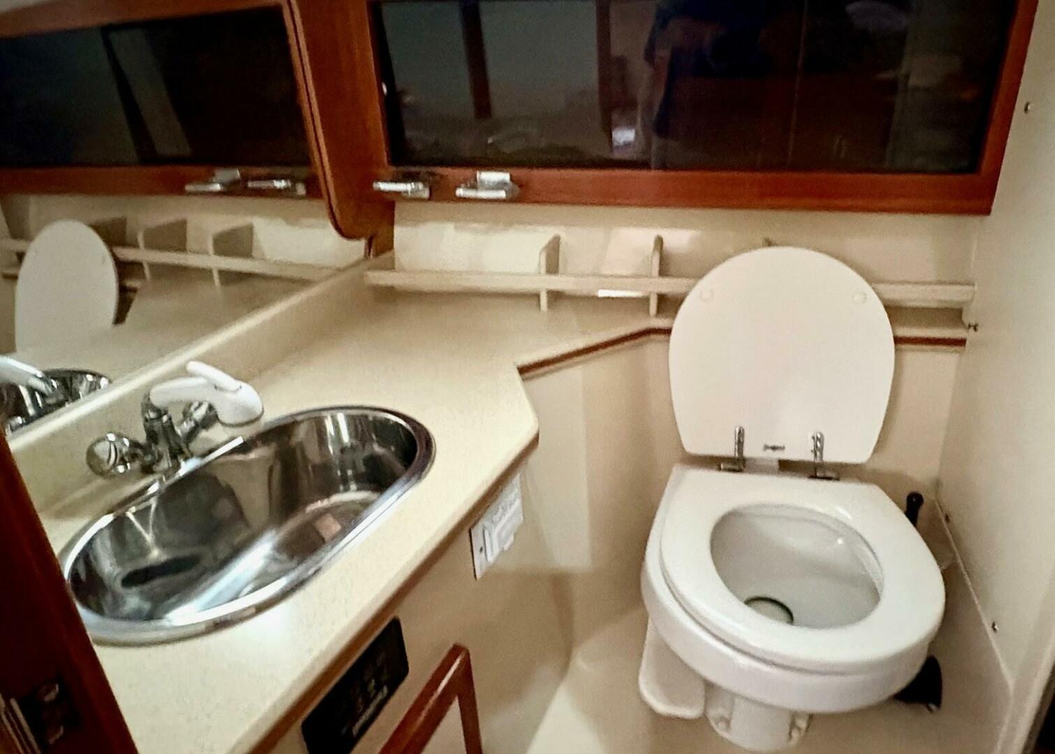 Slide: The Image of Albin 35 Command Bridge 2005 - 5322288