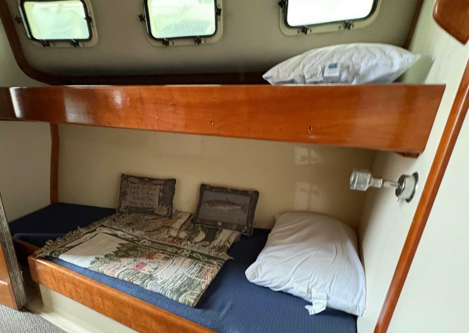 Slide: The Image of Albin 35 Command Bridge 2005 - 5322289