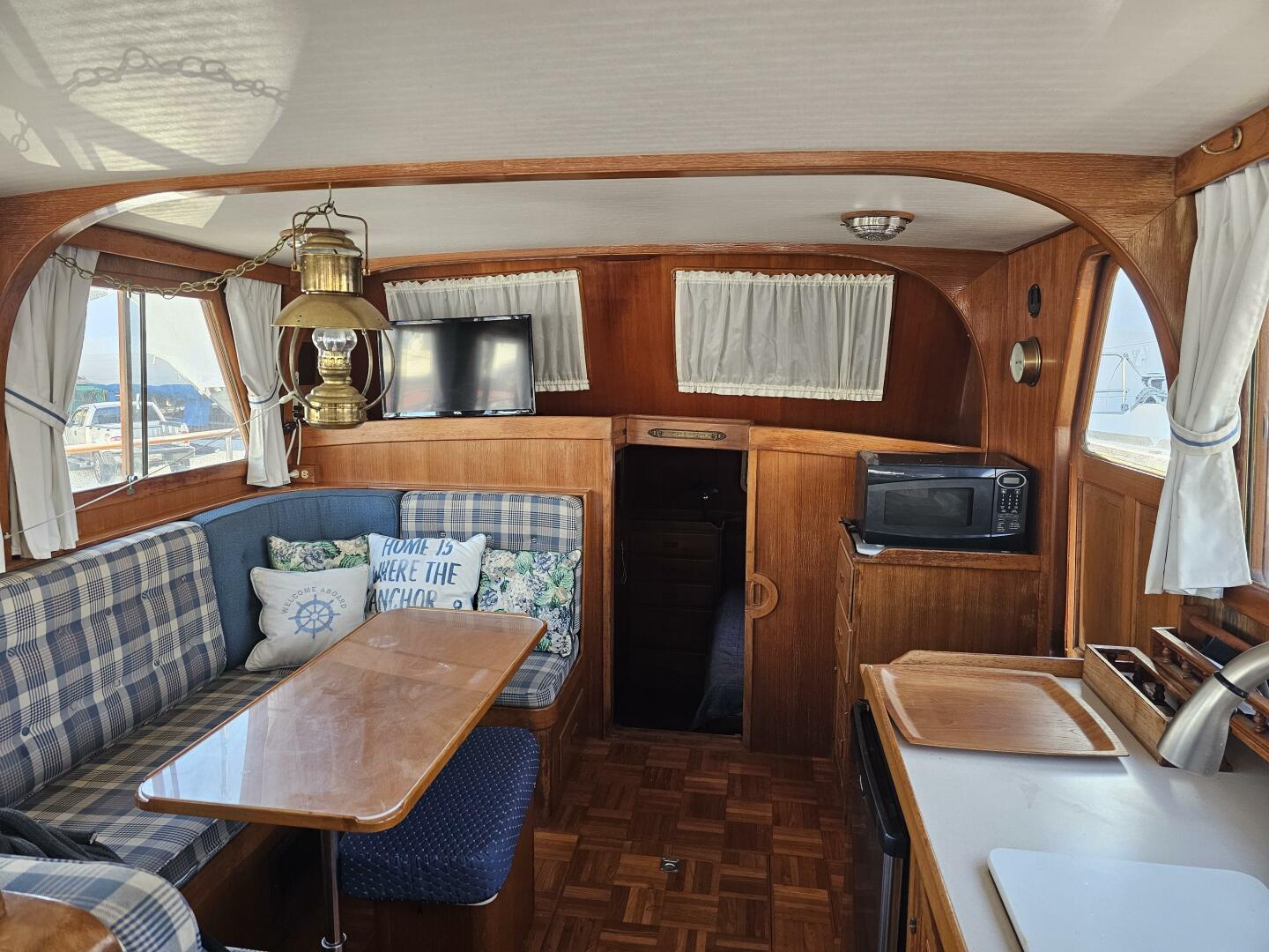 Slide: The Image of Albin 36 Trawler 1988 - 16