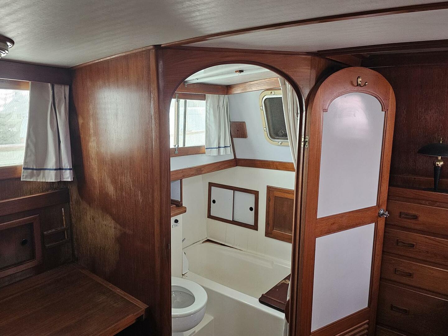 Slide: The Image of Albin 36 Trawler 1988 - 4