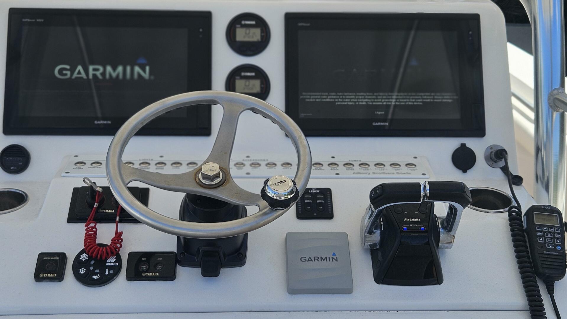 Slide: The Image of Albury Brothers 27 Center Console 2014 - 5253656