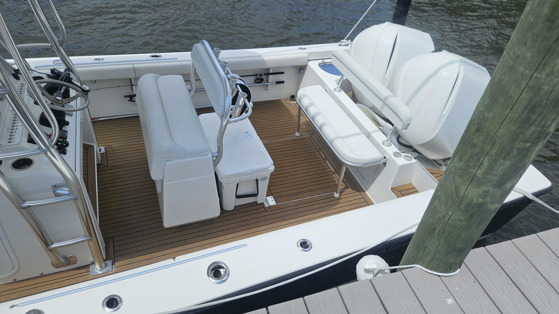 Slide: The Image of Albury Brothers 27 Center Console 2014 - 5216930