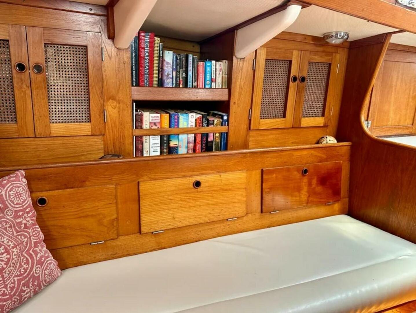 Slide: The Image of Alden 44 1980 - 5620870