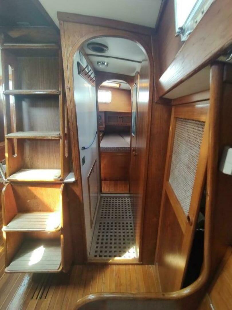 Slide: The Image of Alden 44 1980 - 5620902