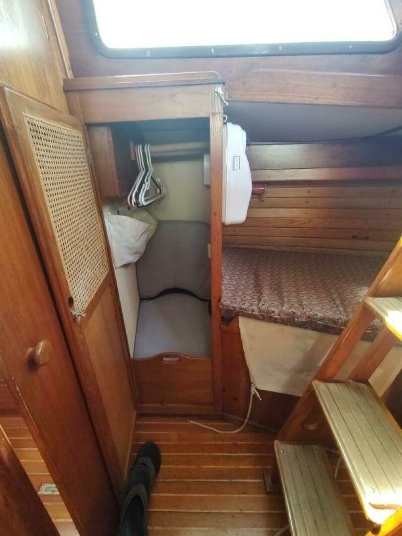 Slide: The Image of Alden 44 1980 - 5620906