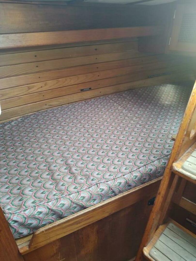 Slide: The Image of Alden 44 1980 - 5622842