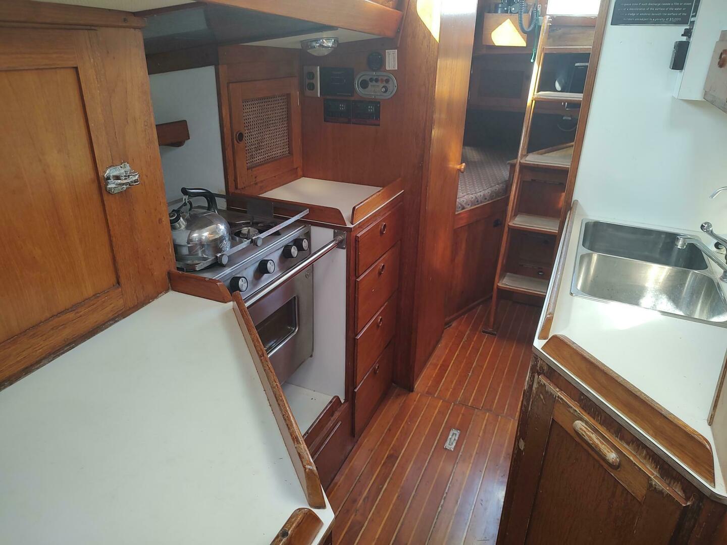 Slide: The Image of Alden 44 1980 - 5622848