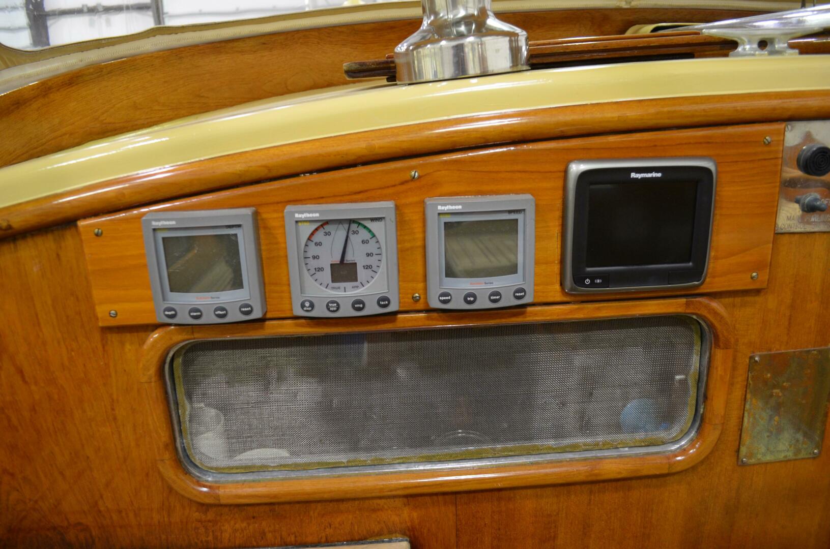Slide: The Image of Alden Cutsom 47 Center Cockpit Ketch 1973 - 5144879
