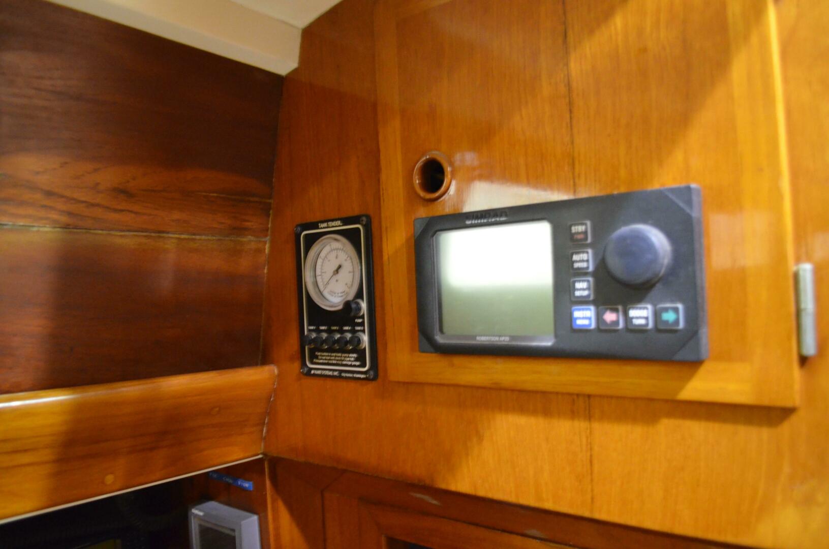 Slide: The Image of Alden Cutsom 47 Center Cockpit Ketch 1973 - 5144913