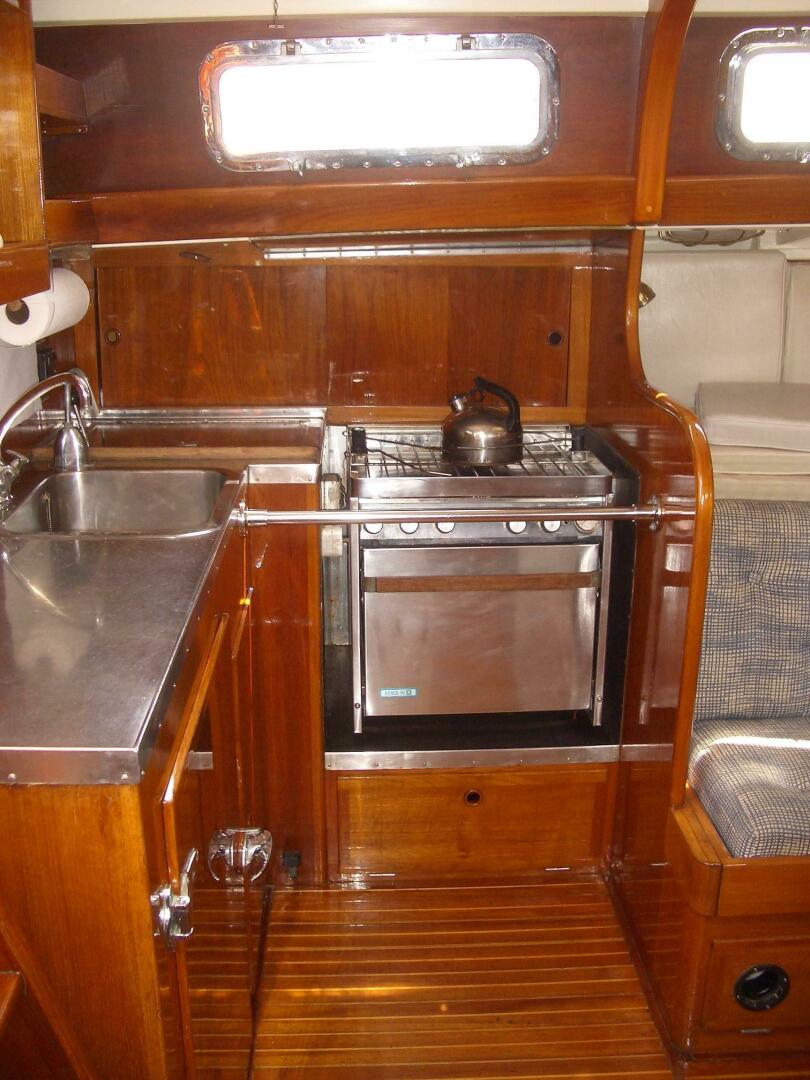 Slide: The Image of Alden Cutsom 47 Center Cockpit Ketch 1973 - 5144930