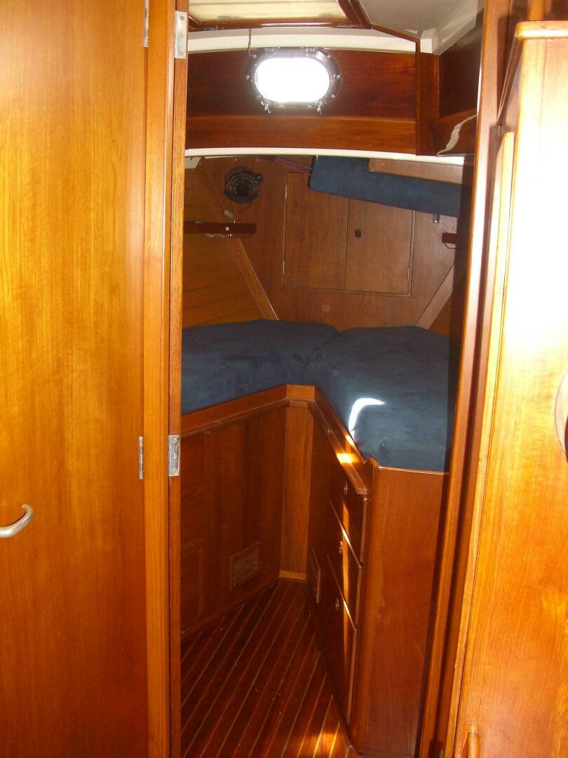 Slide: The Image of Alden Cutsom 47 Center Cockpit Ketch 1973 - 5144933