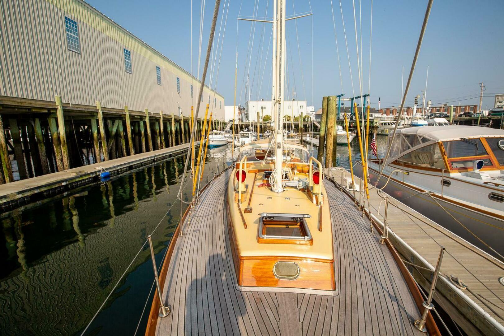 Slide: The Image of Alden Cutsom 47 Center Cockpit Ketch 1973 - 5144936