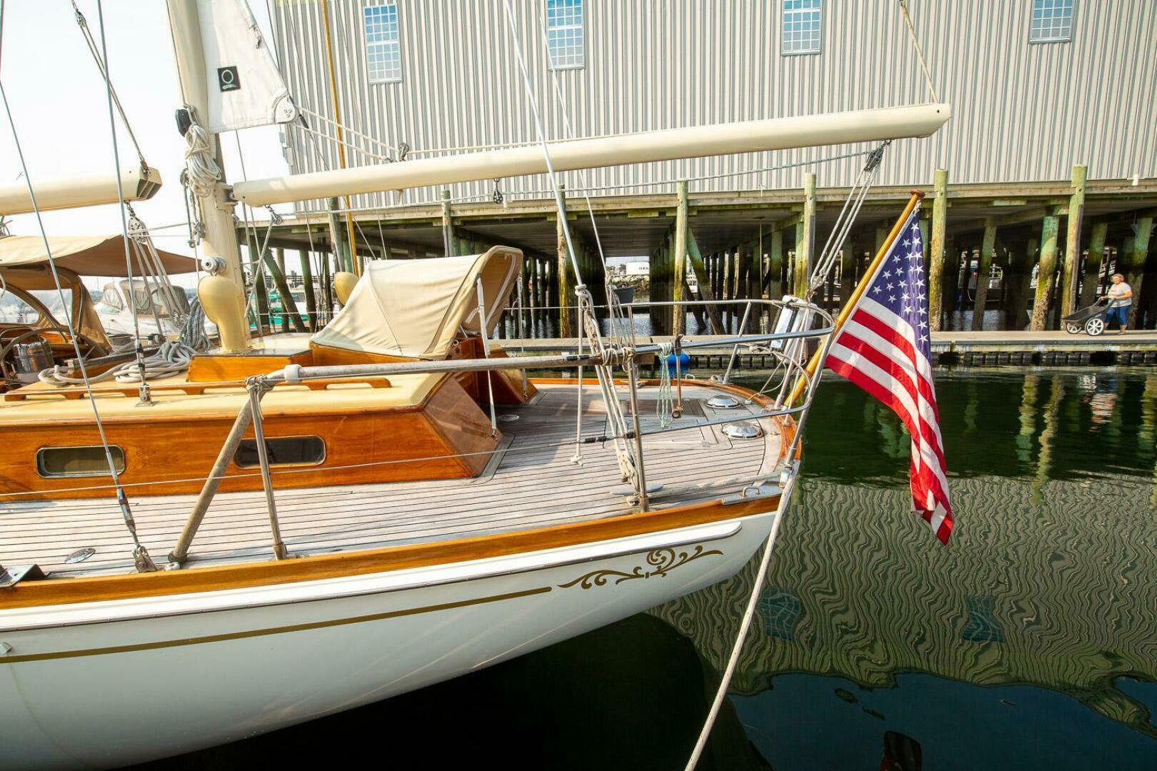 Slide: The Image of Alden Cutsom 47 Center Cockpit Ketch 1973 - 5144938