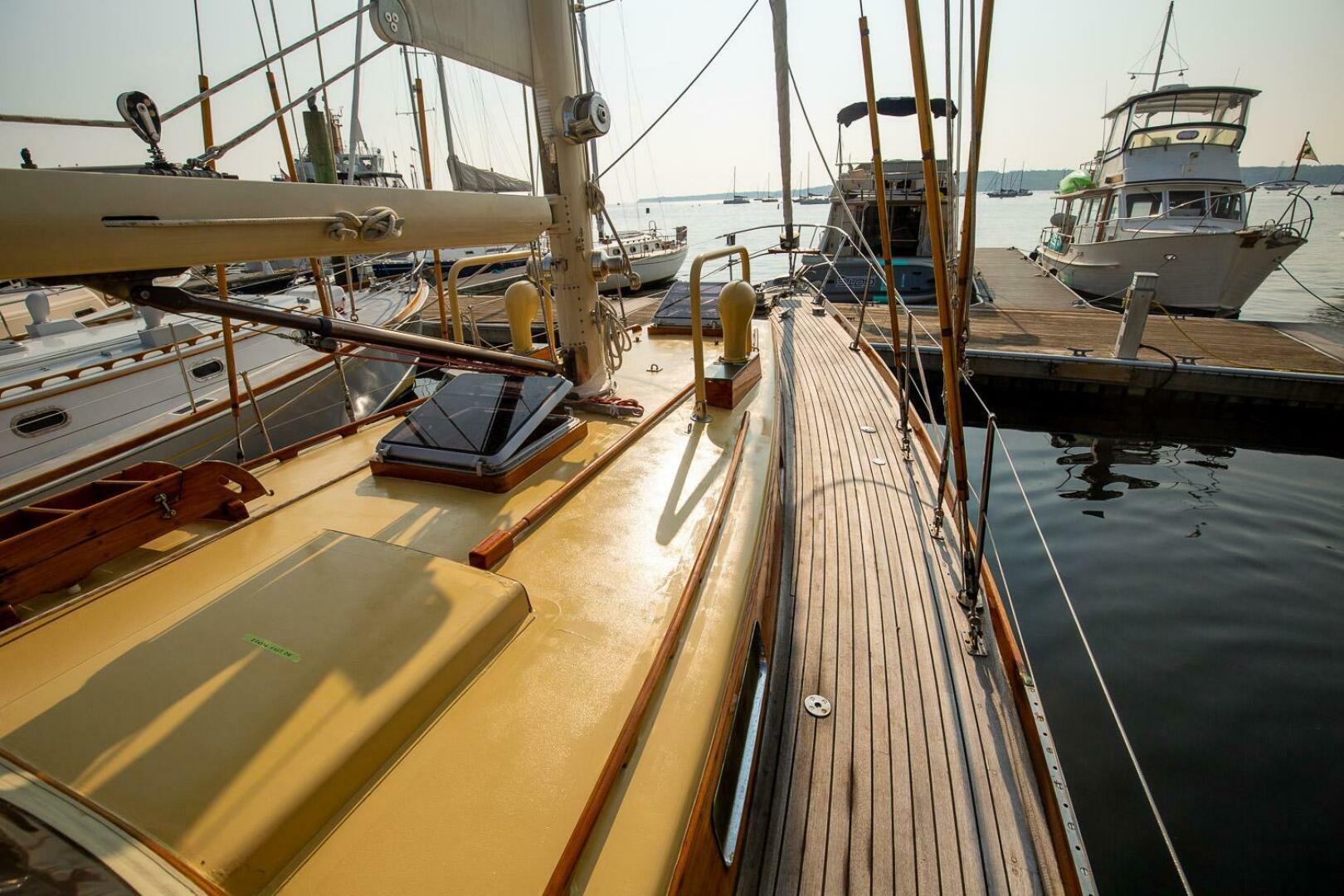 Slide: The Image of Alden Cutsom 47 Center Cockpit Ketch 1973 - 5144945