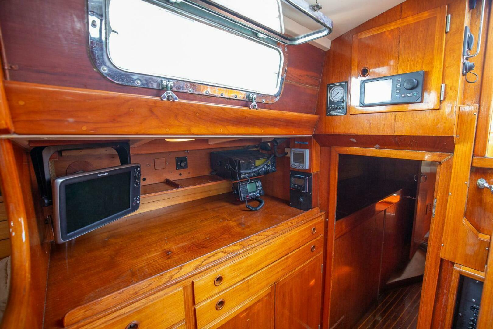 Slide: The Image of Alden Cutsom 47 Center Cockpit Ketch 1973 - 5144948