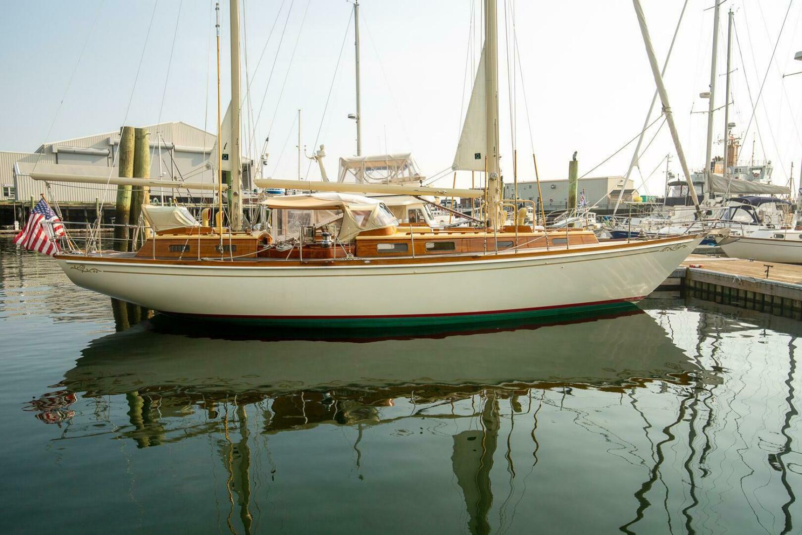 Slide: The Image of Alden Cutsom 47 Center Cockpit Ketch 1973 - 5144949