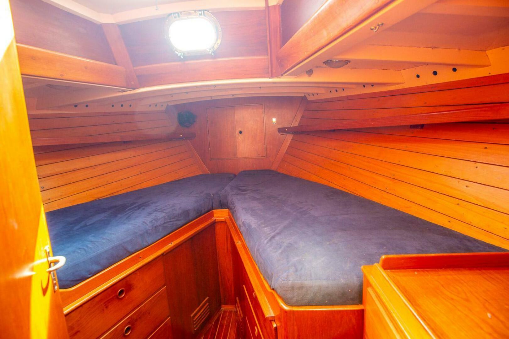 Slide: The Image of Alden Cutsom 47 Center Cockpit Ketch 1973 - 5144951