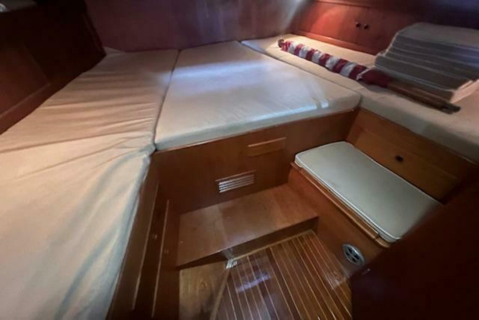 Slide: The Image of Alden Cutsom 47 Center Cockpit Ketch 1973 - 5144955