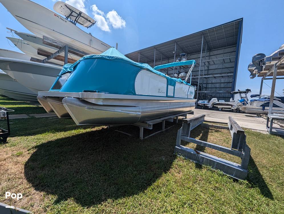 Slide: The Image of Aloha 230 Club Series Triple Tunnel 2023 - 14578557