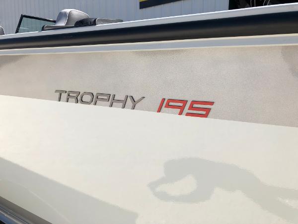 Slide: The Image of 2024 Alumacraft Trophy 195 boat model nameplate. - 15