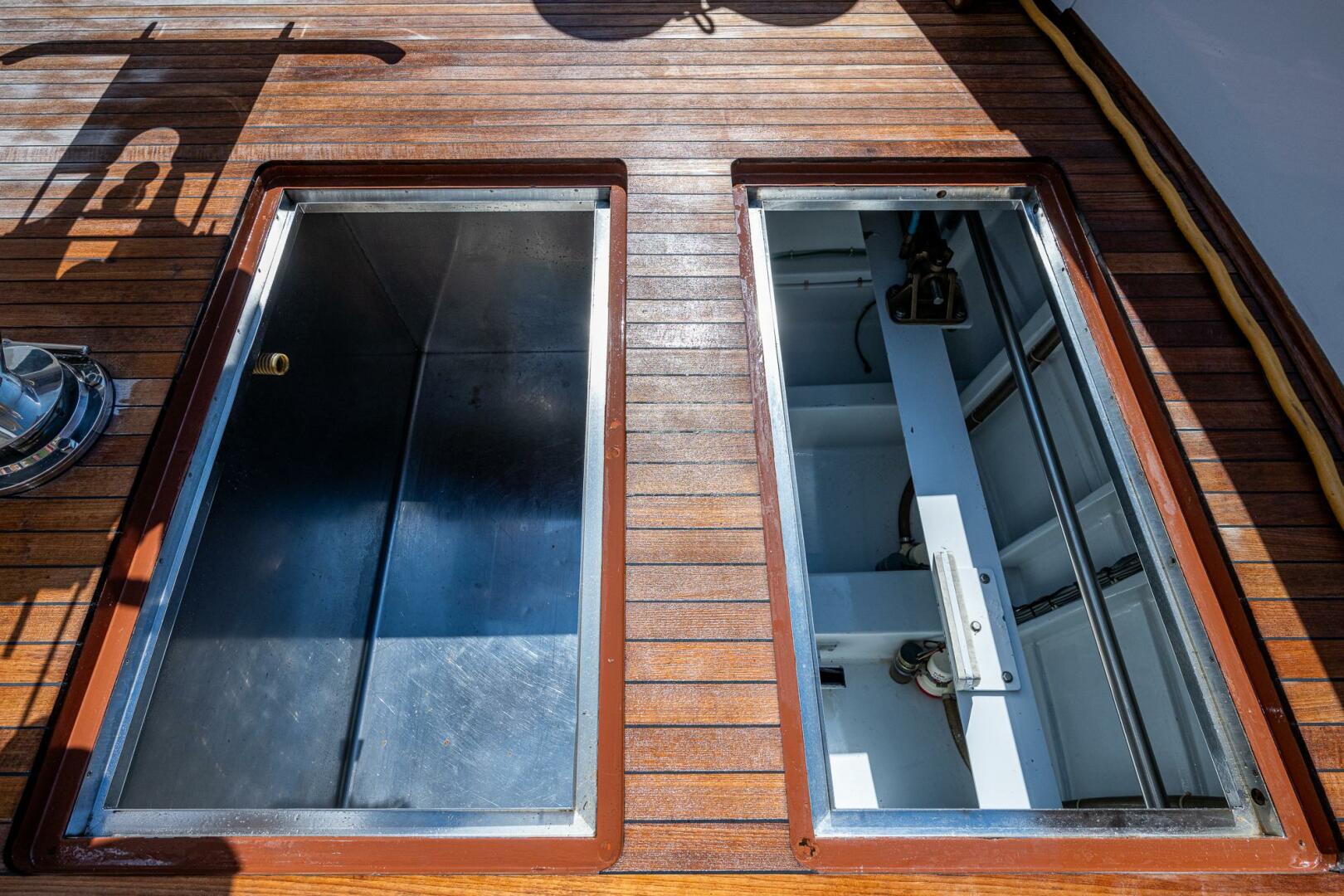 Slide: The Image of Amer Enclosed Flybridge 2001 - 15