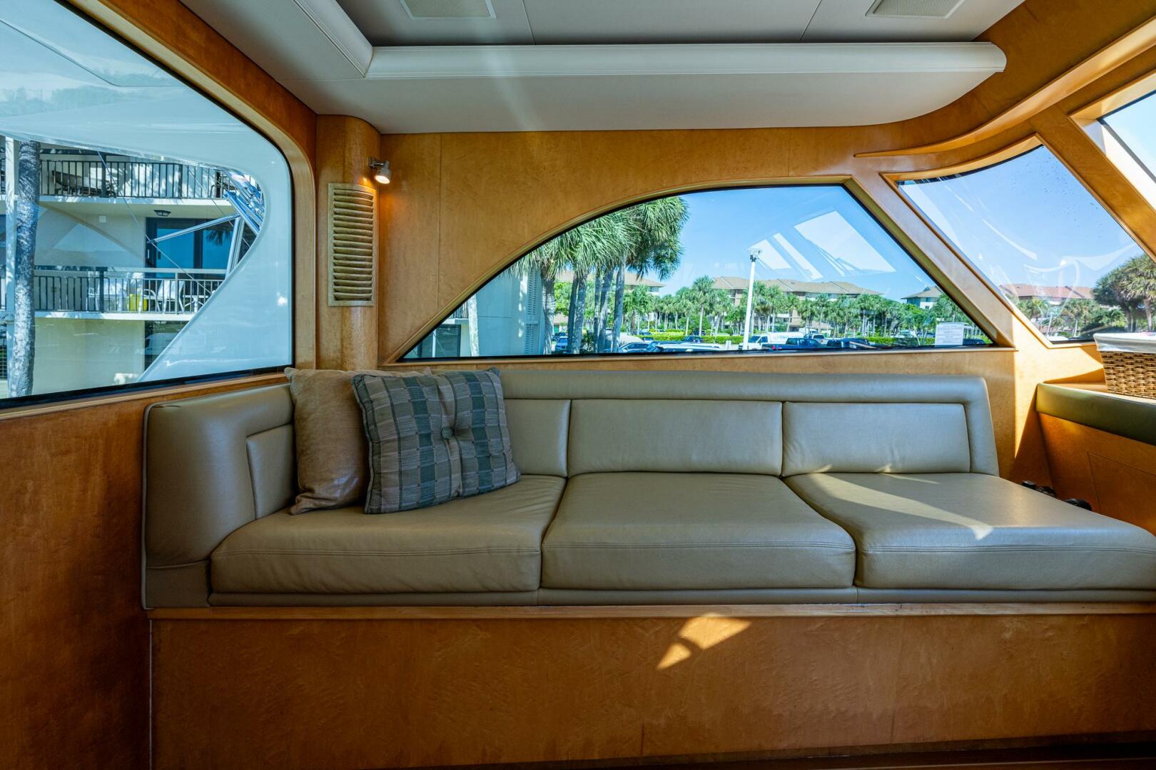 Slide: The Image of Amer Enclosed Flybridge 2001 - 22