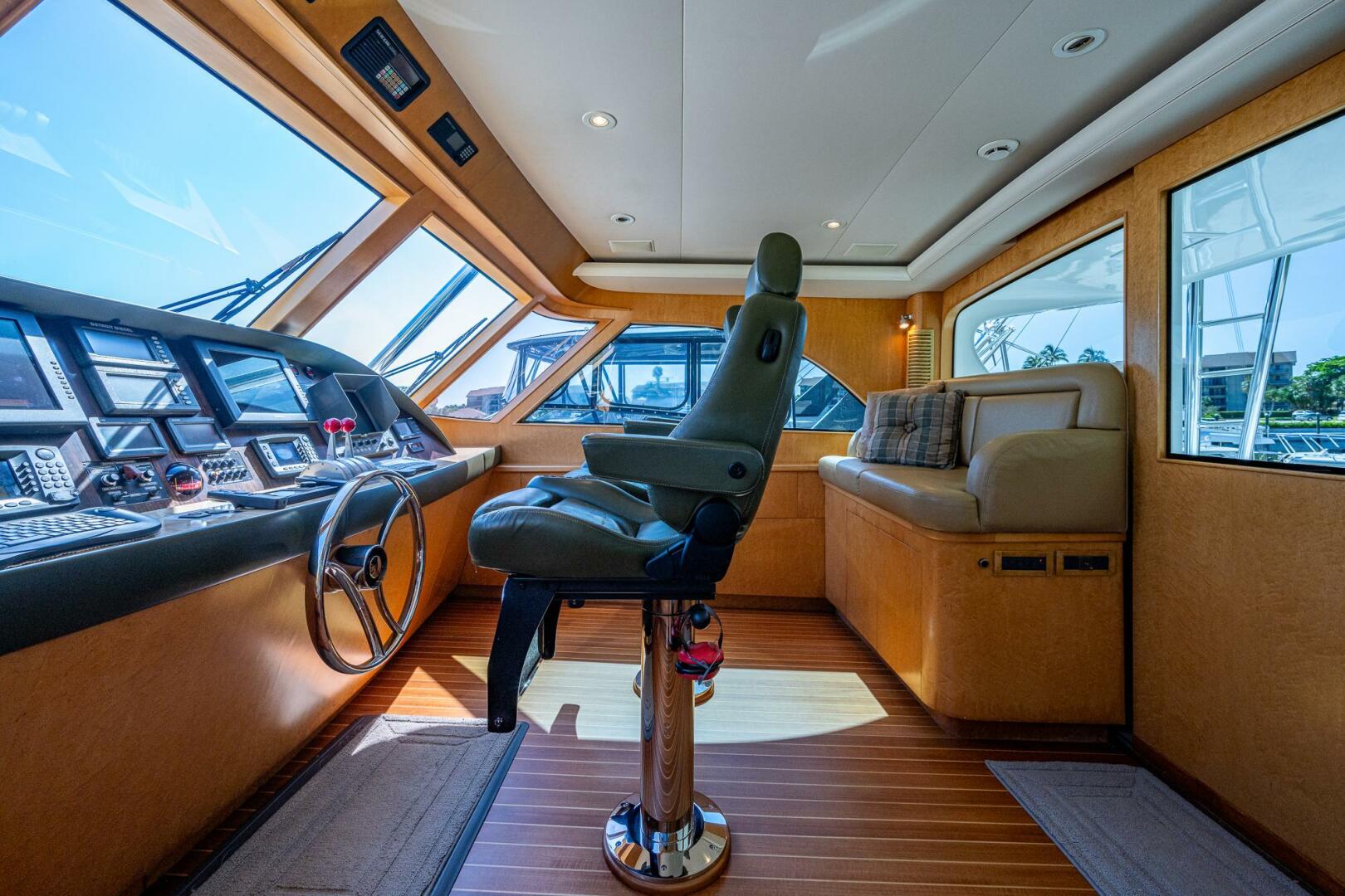 Slide: The Image of Amer Enclosed Flybridge 2001 - 24