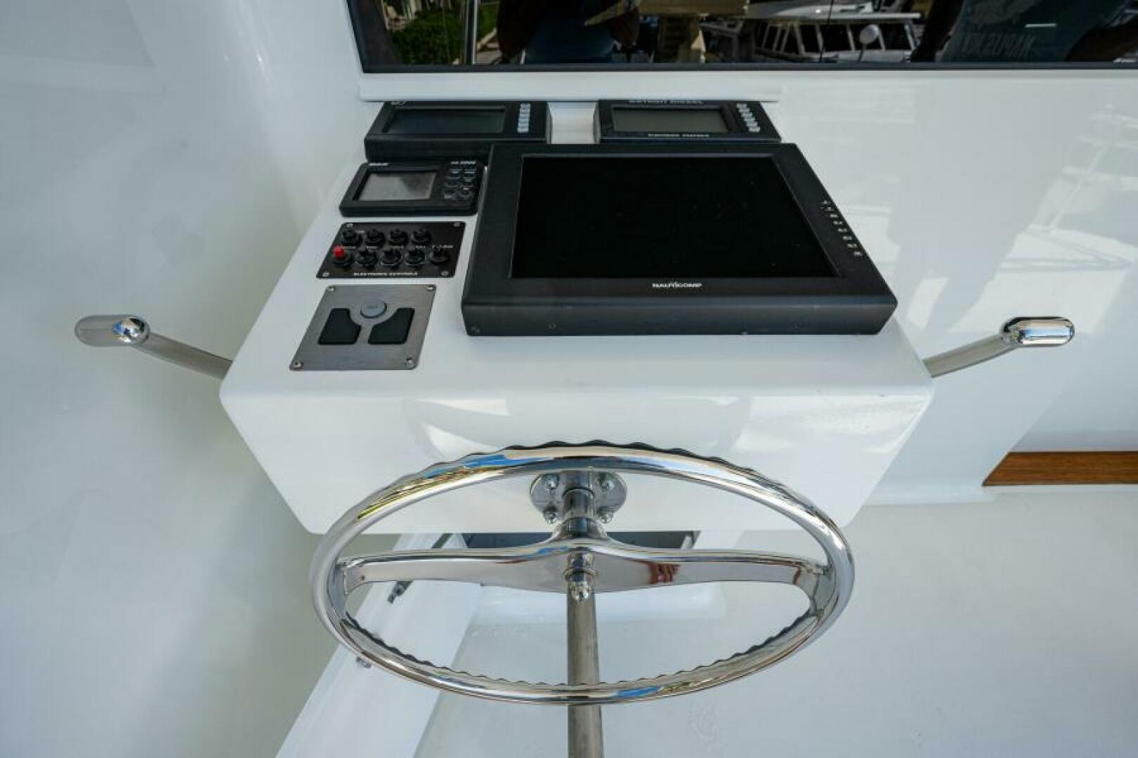 Slide: The Image of Amer Enclosed Flybridge 2001 - 5180813