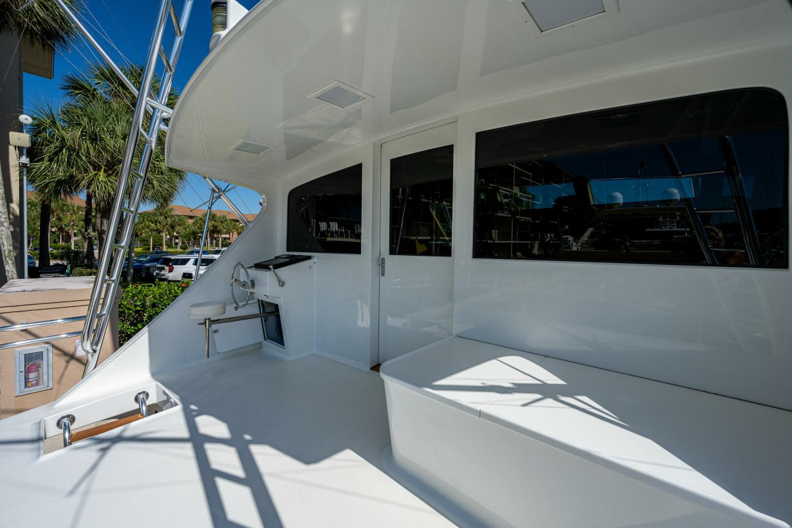 Slide: The Image of Amer Enclosed Flybridge 2001 - 28