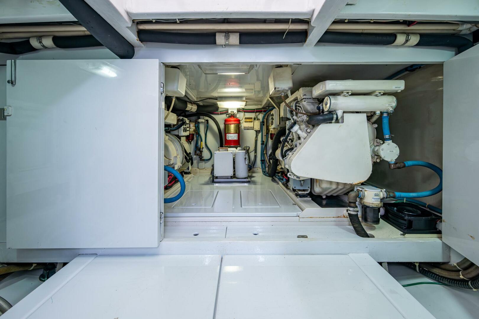 Slide: The Image of Amer Enclosed Flybridge 2001 - 35