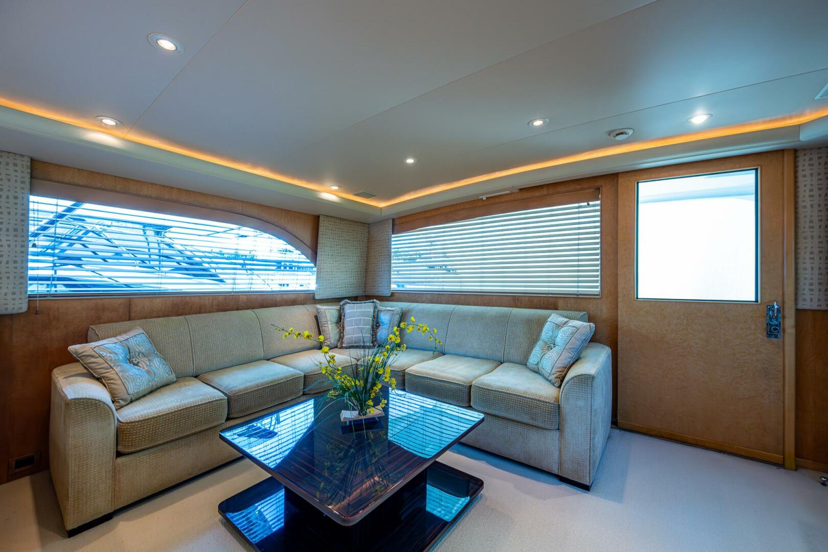Slide: The Image of Amer Enclosed Flybridge 2001 - 46