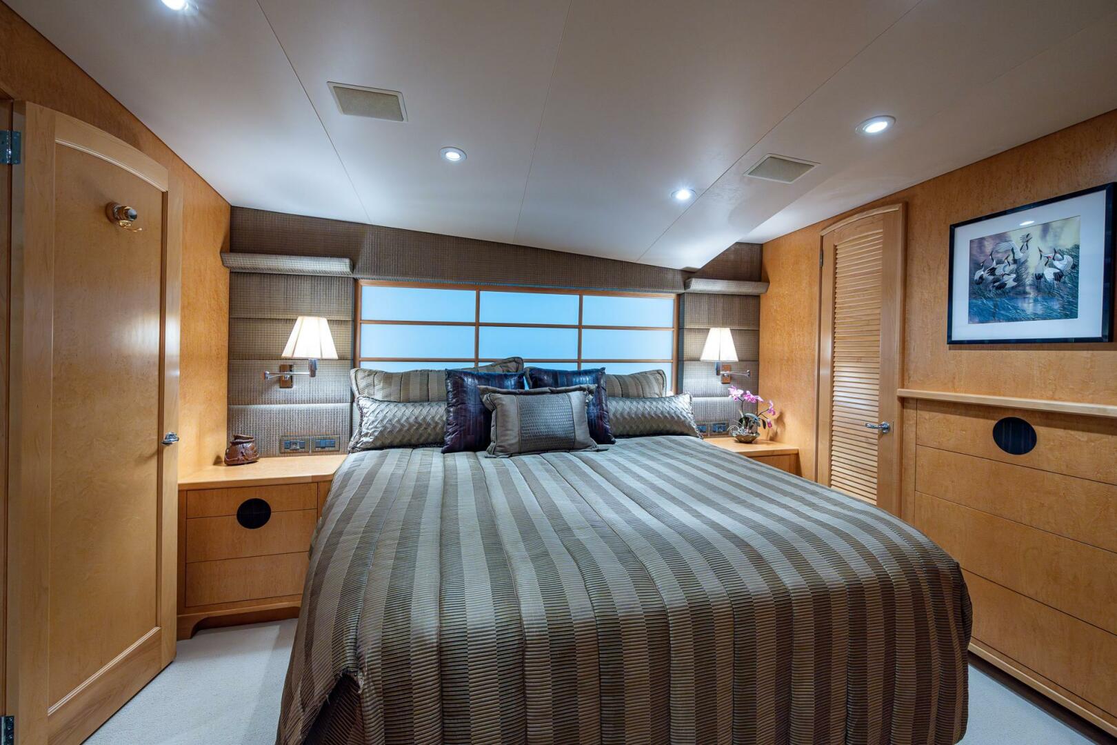 Slide: The Image of Amer Enclosed Flybridge 2001 - 48