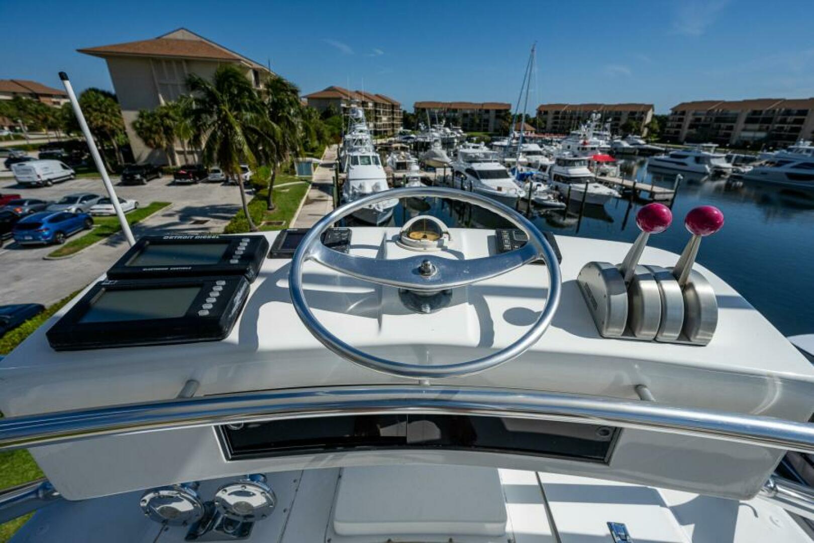 Slide: The Image of Amer Enclosed Flybridge 2001 - 5180804