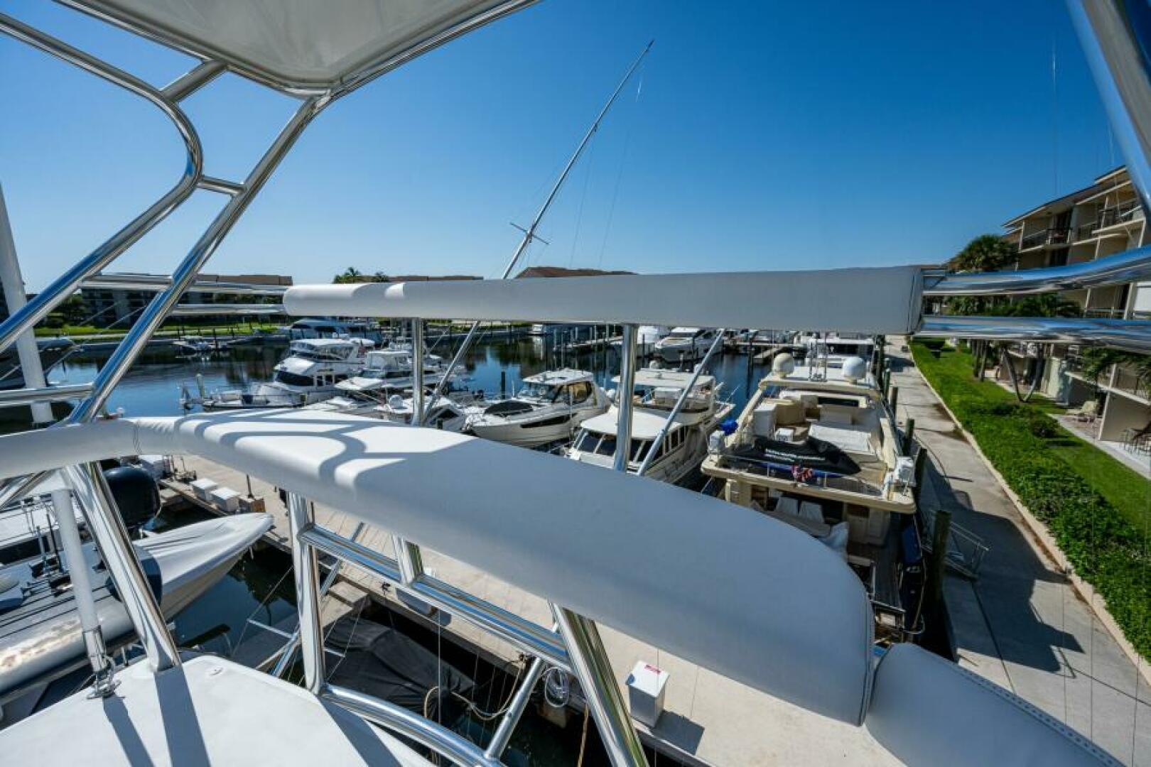 Slide: The Image of Amer Enclosed Flybridge 2001 - 5180805