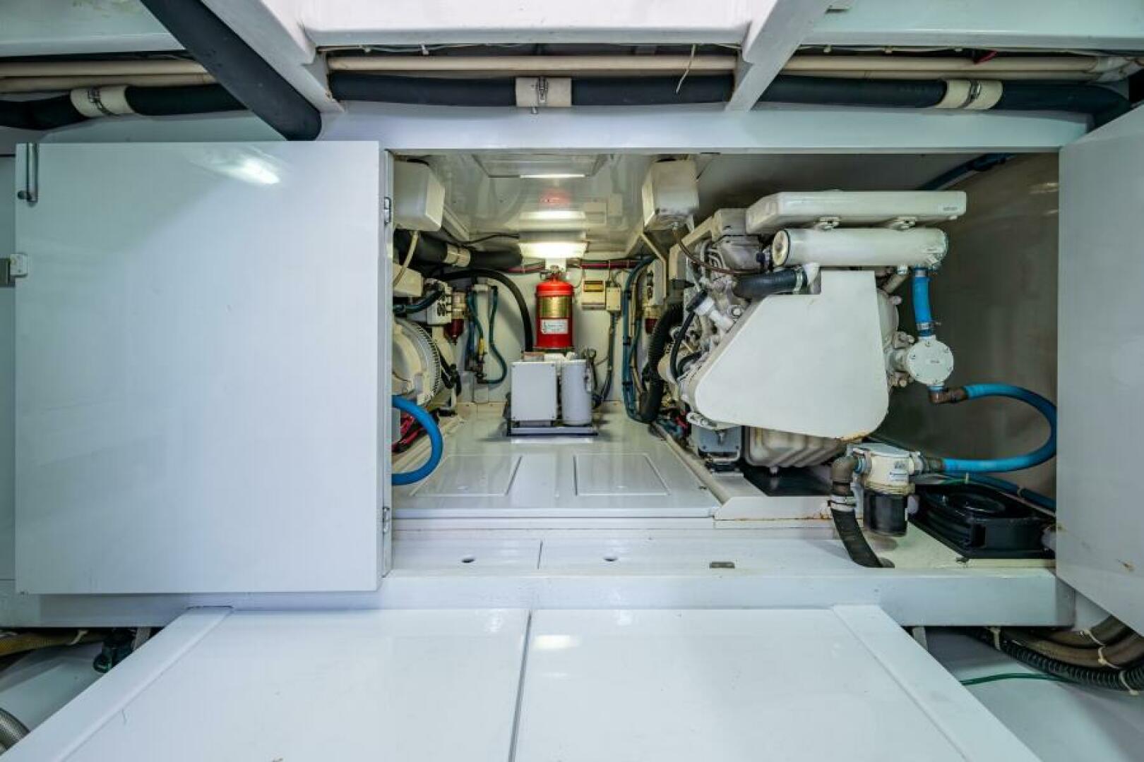 Slide: The Image of Amer Enclosed Flybridge 2001 - 5180821