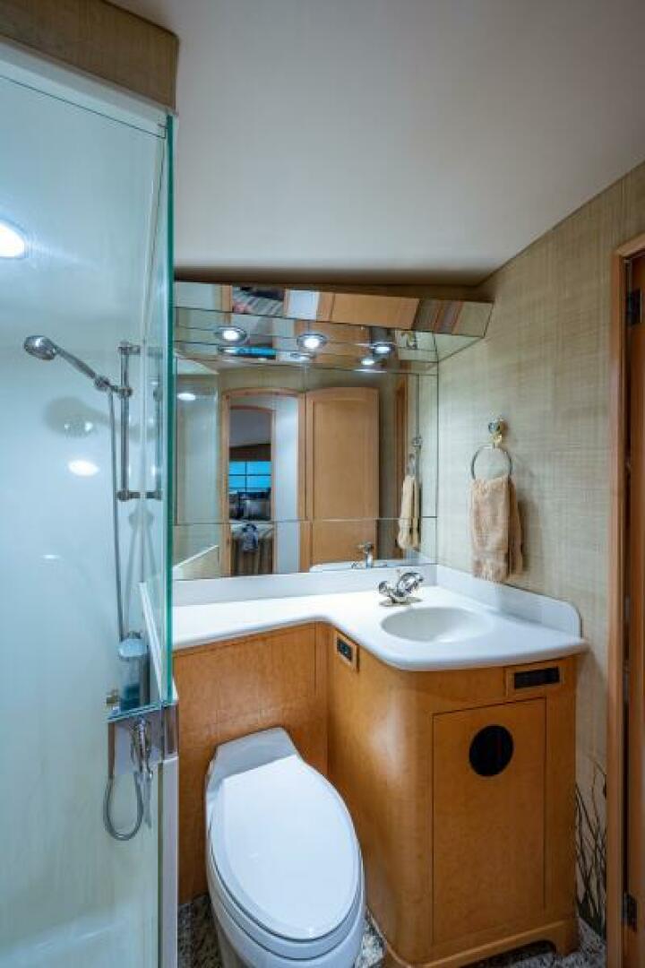 Slide: The Image of Amer Enclosed Flybridge 2001 - 5180844