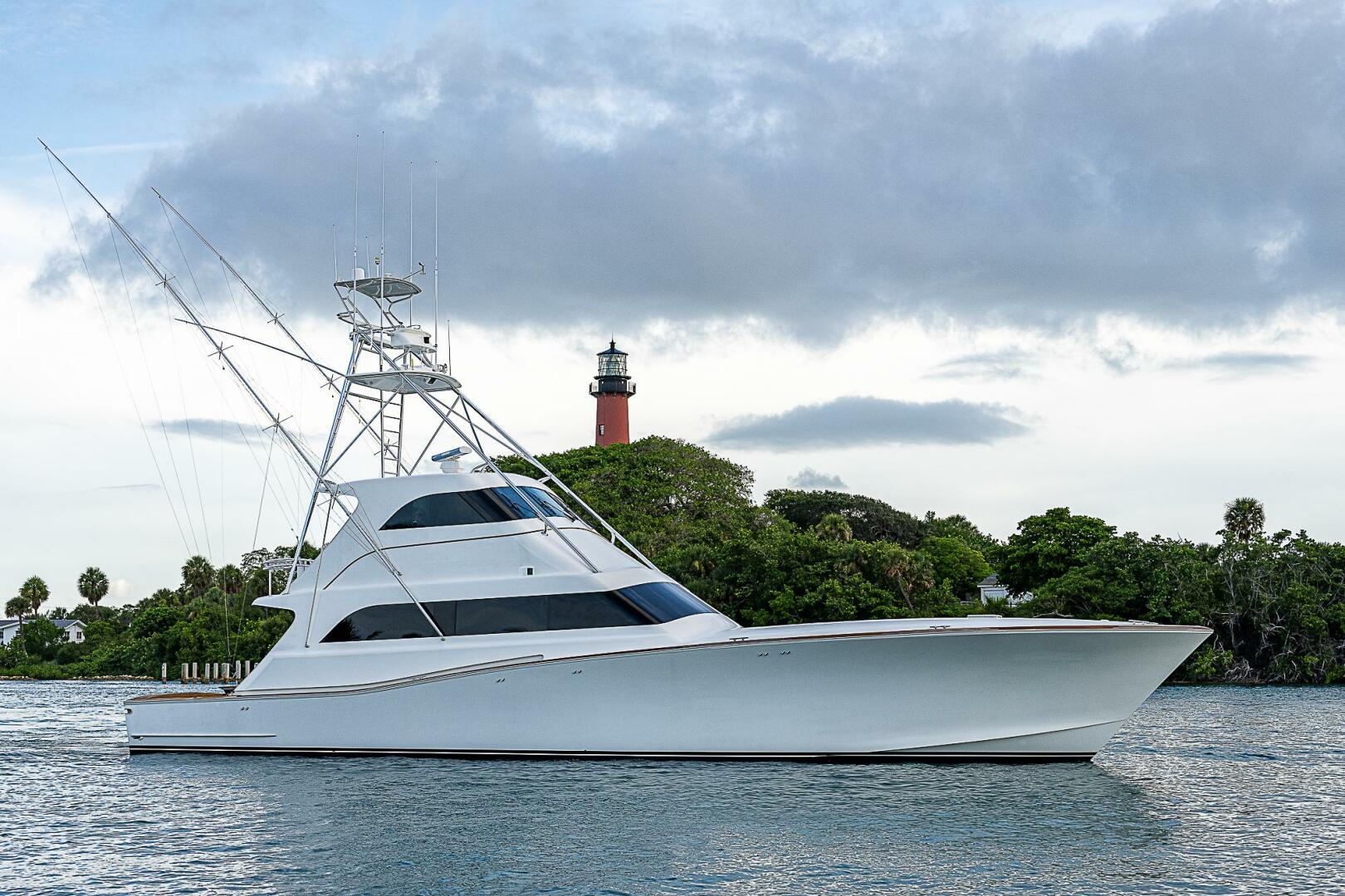 Slide: The Image of Amer Enclosed Flybridge 2001 - 60