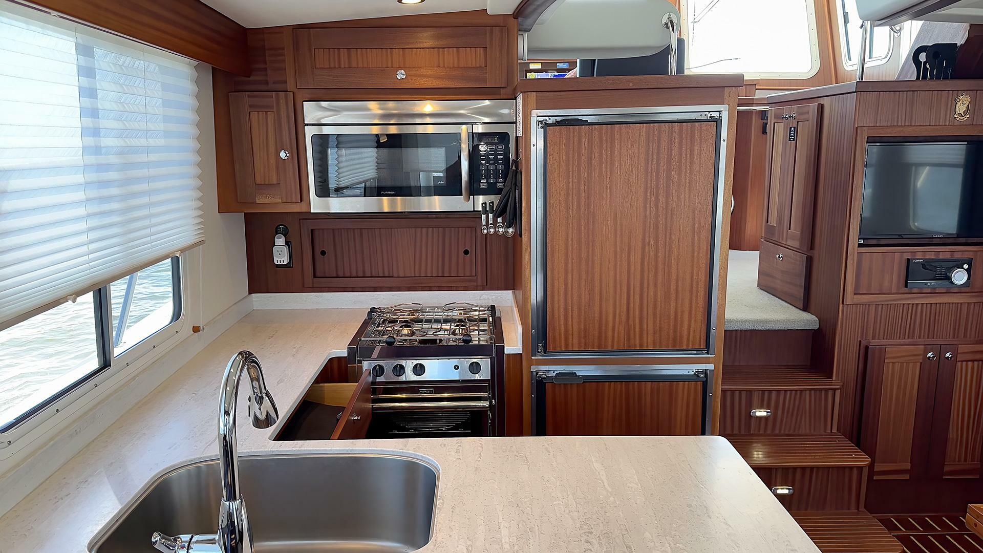 Slide: The Image of American Tug 43 2020 - 5294738
