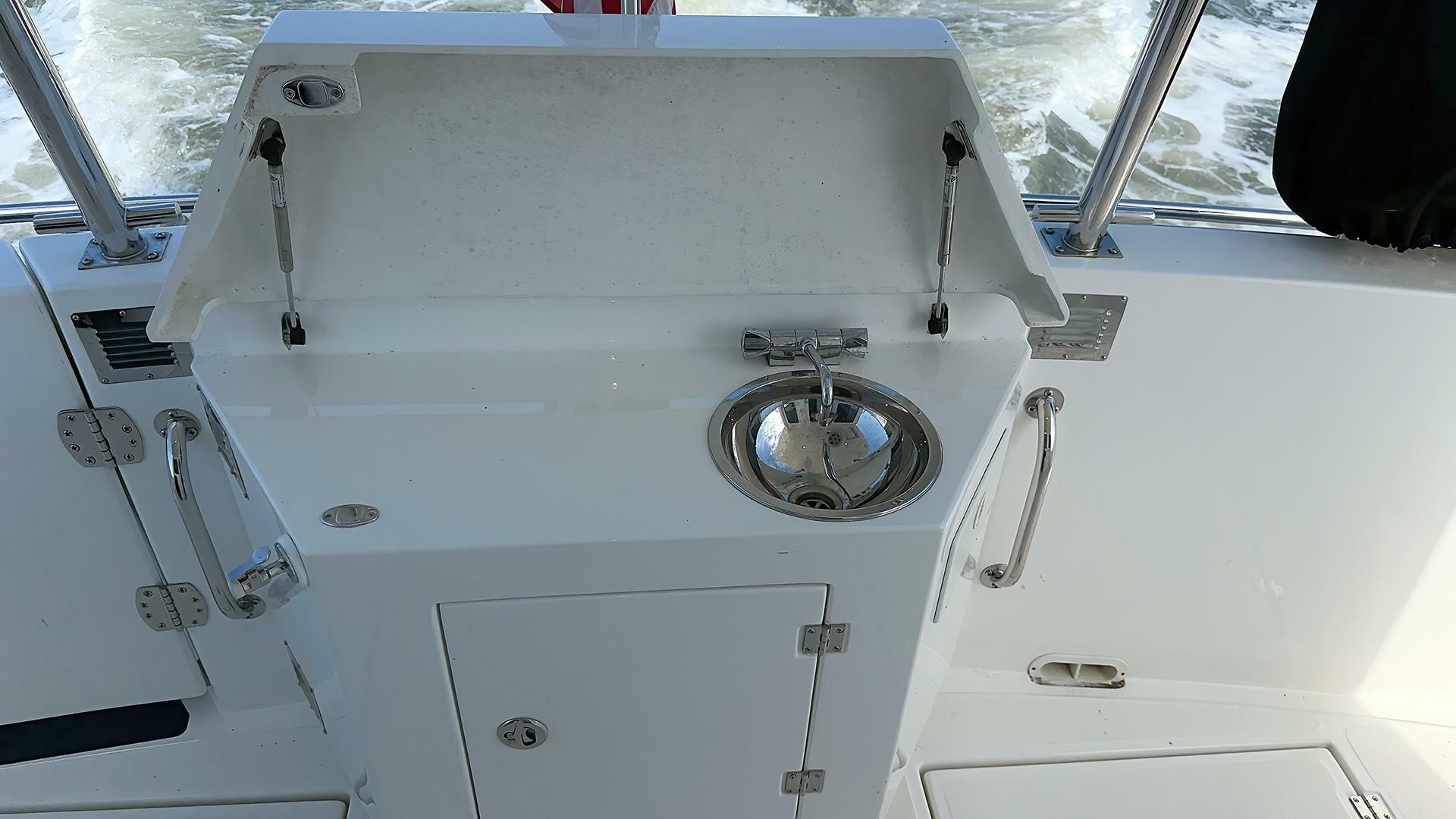 Slide: The Image of American Tug 43 2020 - 5294704