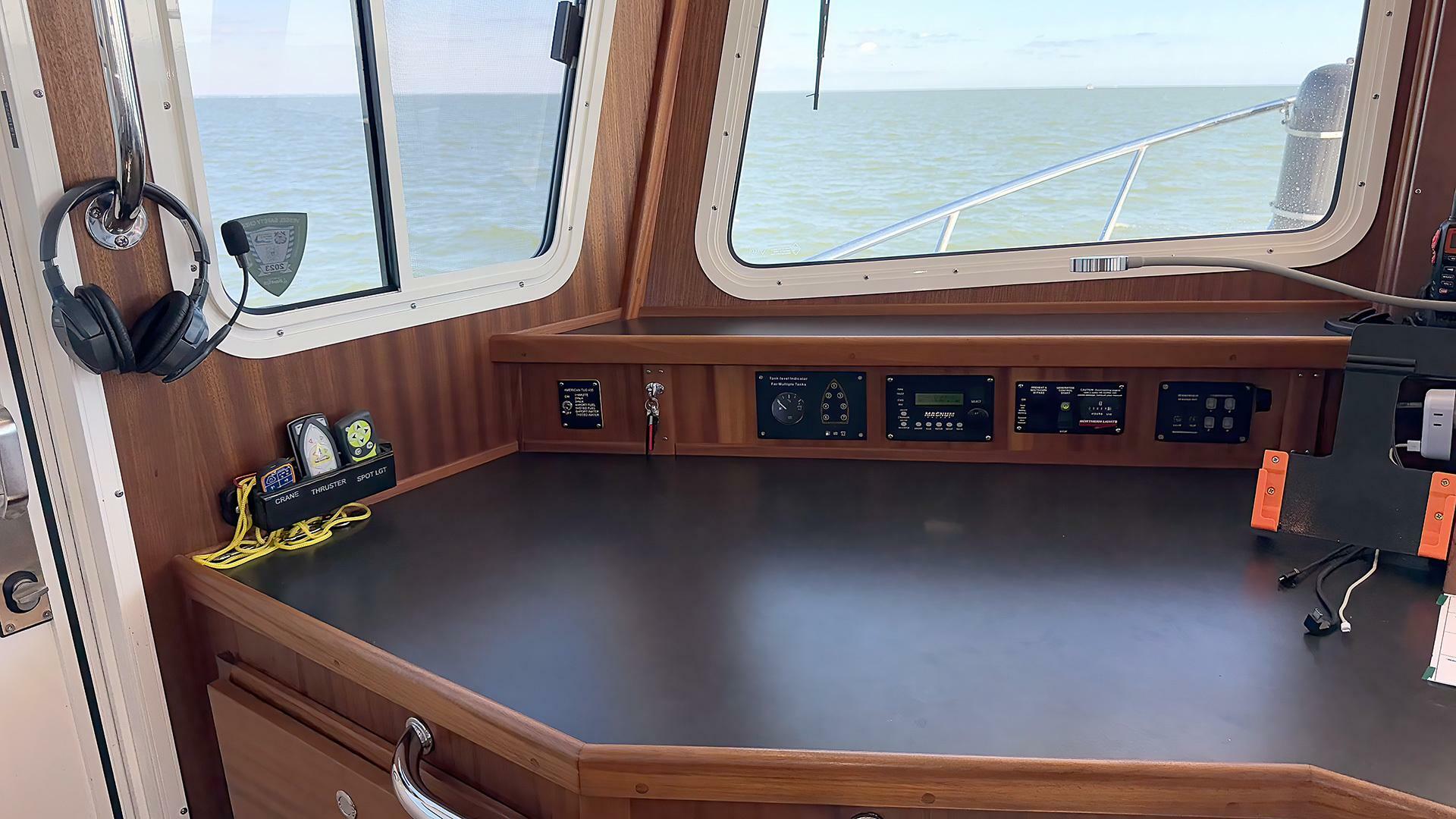 Slide: The Image of American Tug 43 2020 - 5294774