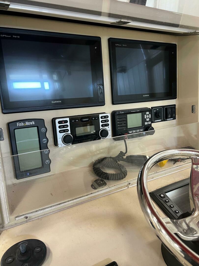 Slide: The Image of Andros 32 Offshore 2018 - 32