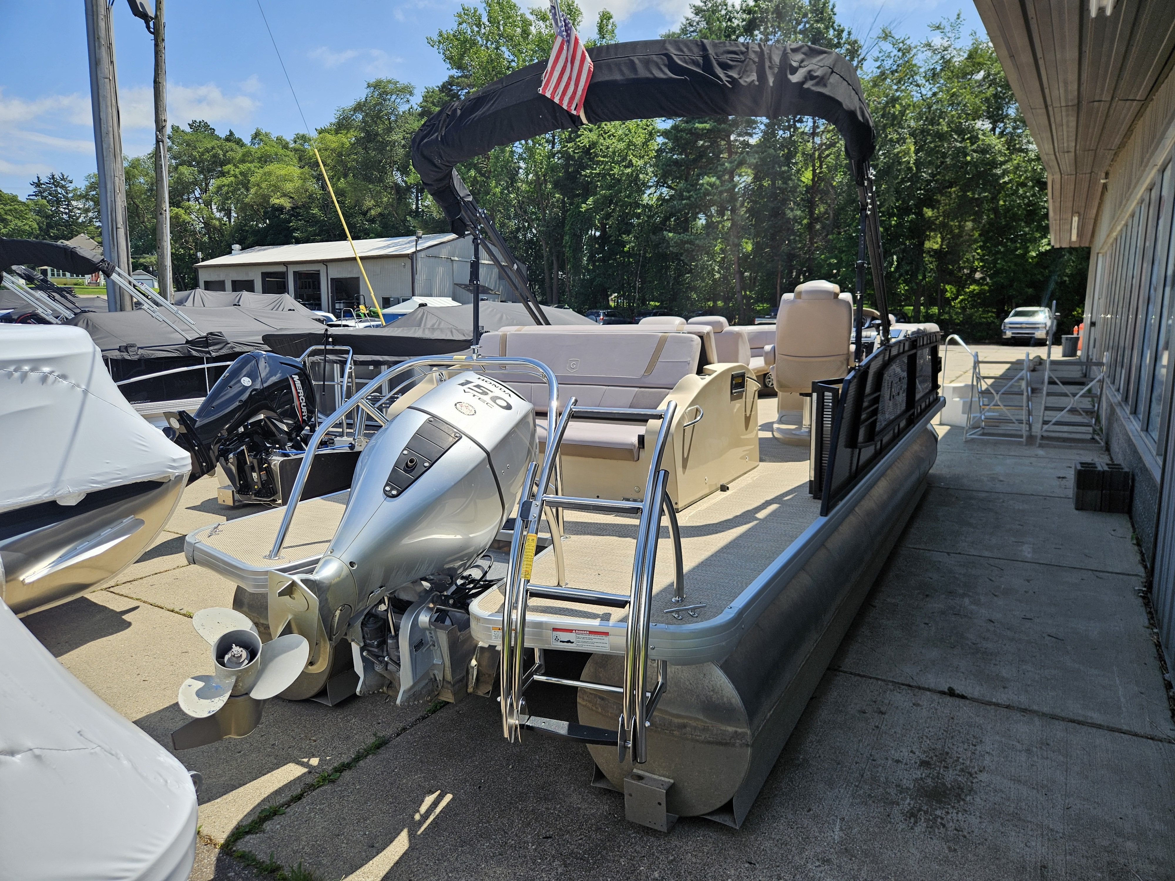 Slide: The Image of Aqua 235 UL 2018 - 12