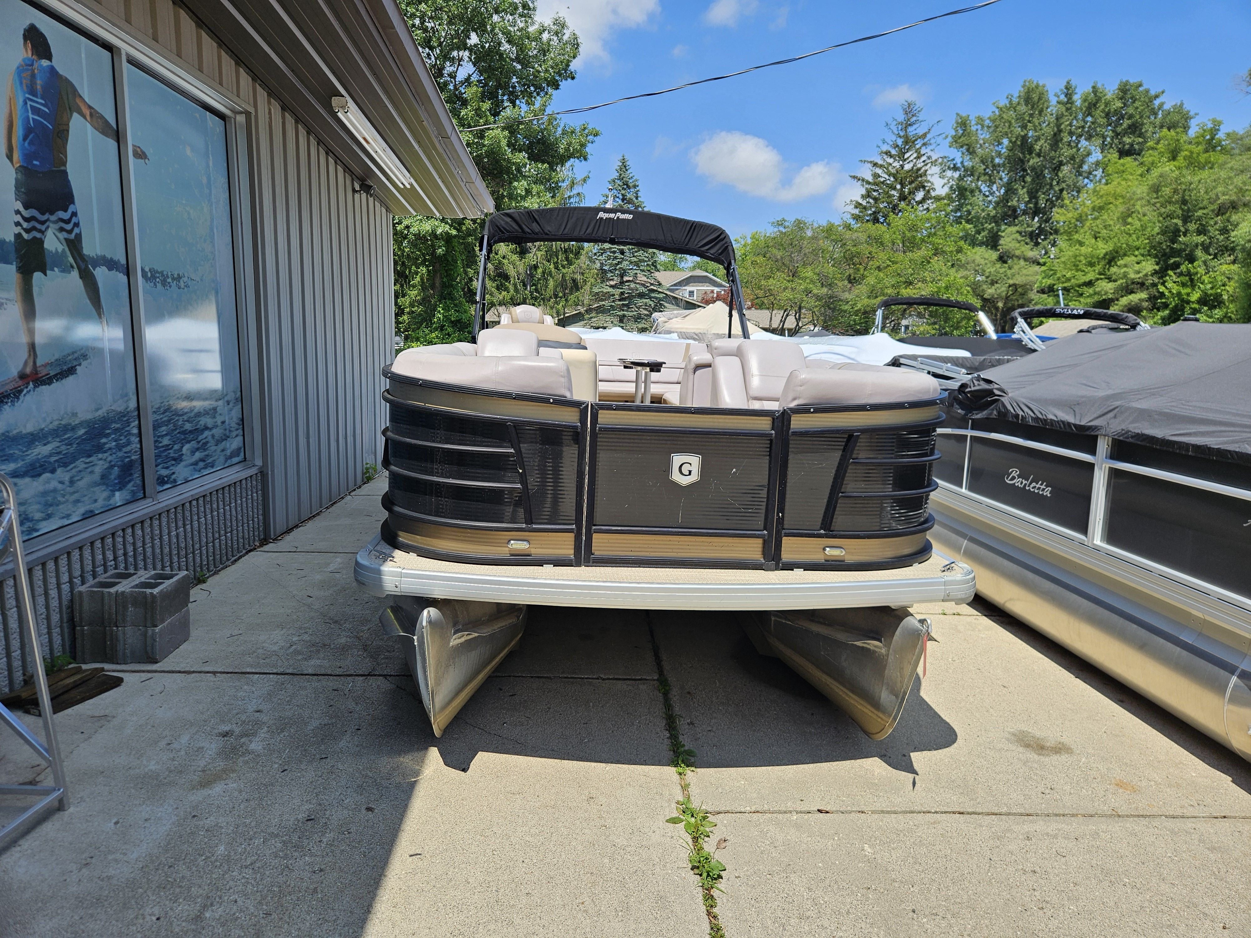 Slide: The Image of Aqua 235 UL 2018 - 2