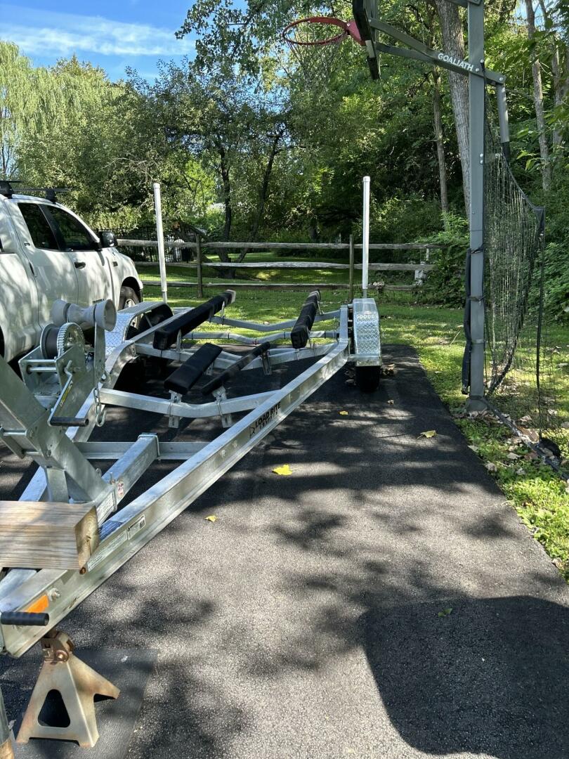 Slide: The Image of Load Rite
2022 Tandem Axle
5200 lb Cap - 3817201