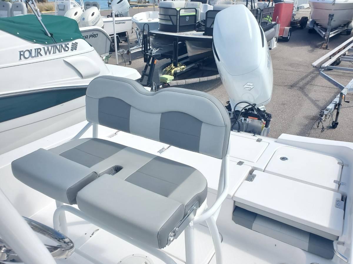 Slide: The Image of Aquasport 230 Pro Bay 2022 - 4