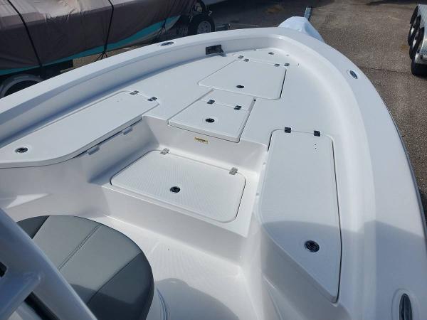 Slide: The Image of Aquasport 230 Pro Bay 2022 - 9