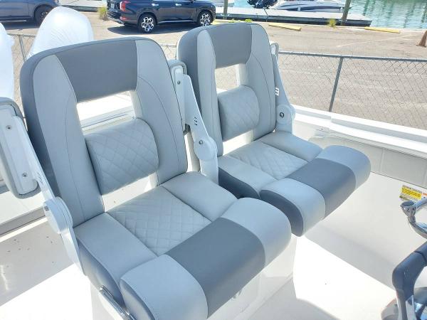 Slide: The Image of Aquasport 2500 Center Console 2022 - 3