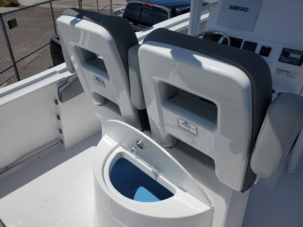 Slide: The Image of Aquasport 2500 Center Console 2022 - 5