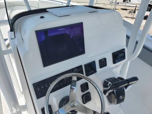 Slide: The Image of Aquasport 2500 Center Console 2022 - 6