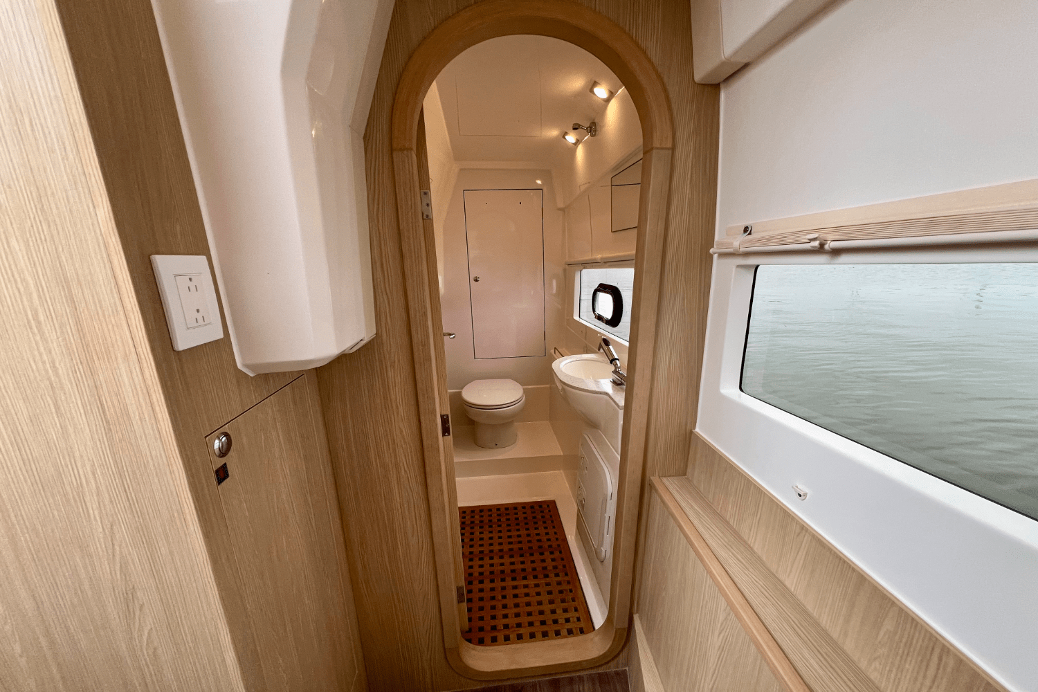 Slide: The Image of Aquila 36 2022 - 42